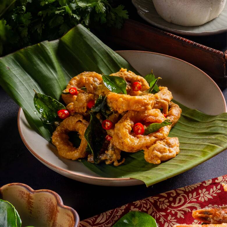 Fried Squid with Salted Egg