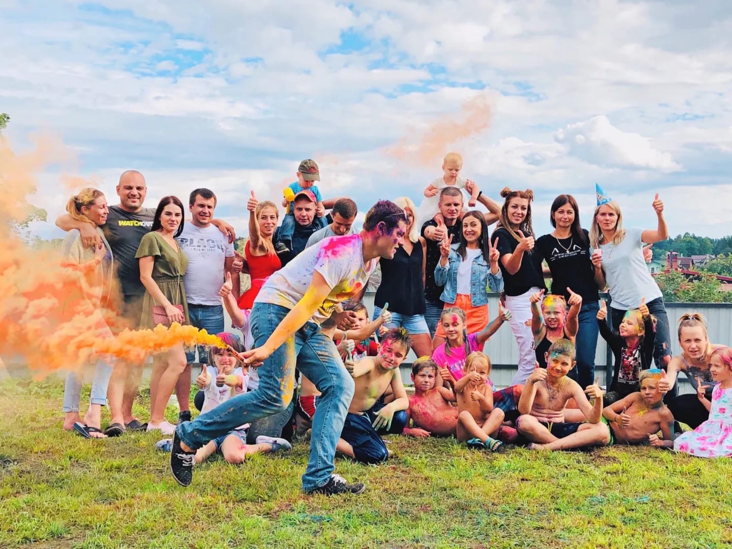 Праздник HOLI LIKE