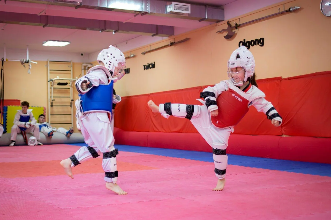 Восток и Запад