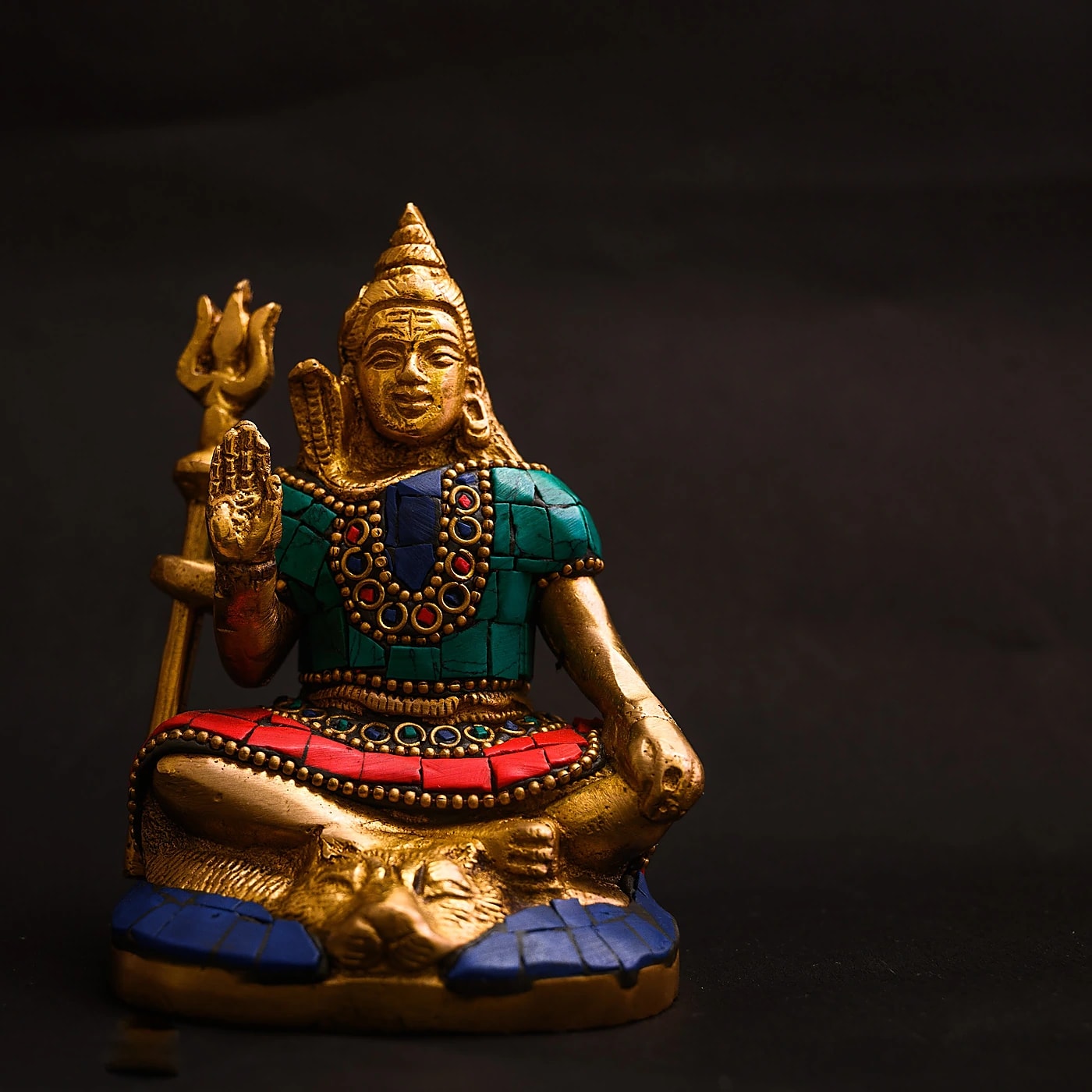 himalayan-gemstone-inlaid-shiva-idol
