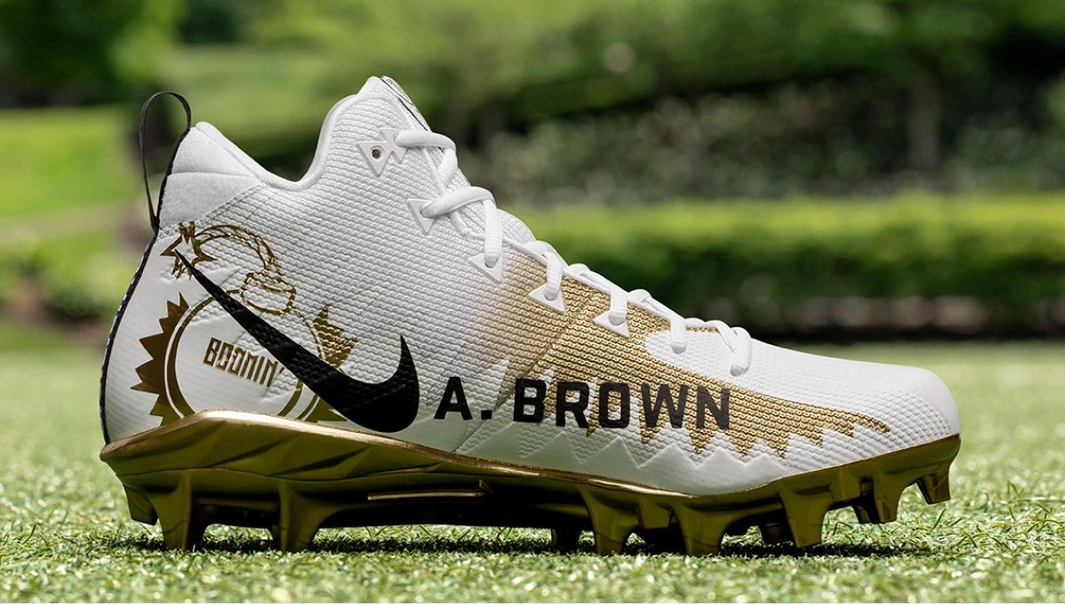 Capital Experiencias - Gánate un Nike Madden 99 Club NFL Cleats