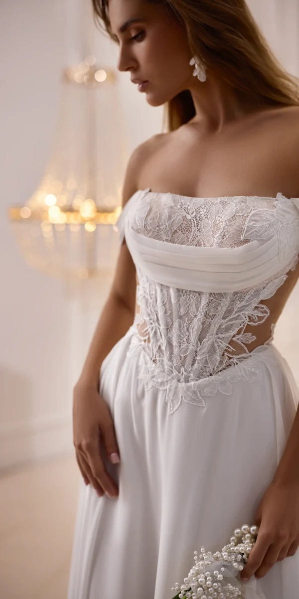 Détail de la dentelle et de la structure du corset de la robe de mariée Dream - Monica Mariage Toulouse