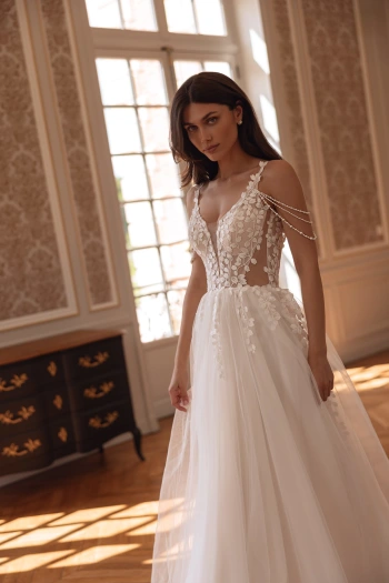 Robe de mariée princesse Sonita en crêpe de soie - Monica Mariage Toulouse