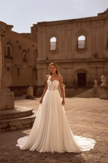 Robe de mariée pas cher modèle Bogdana (Taille 38)