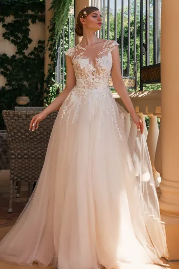 robe de mariée ligne A dentelle florale tulle champagne boutique Monica Mariage Toulouse