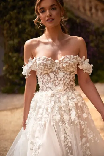 Robe de mariée princesse Mia avec corset en dentelle 3D - Monica Mariage Toulouse