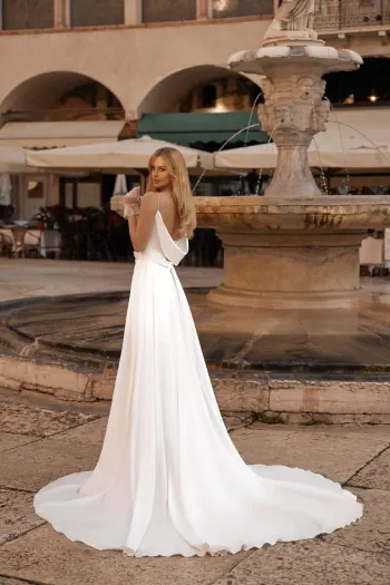 Robe de mariée minimaliste Jador - Monica Mariage Toulouse