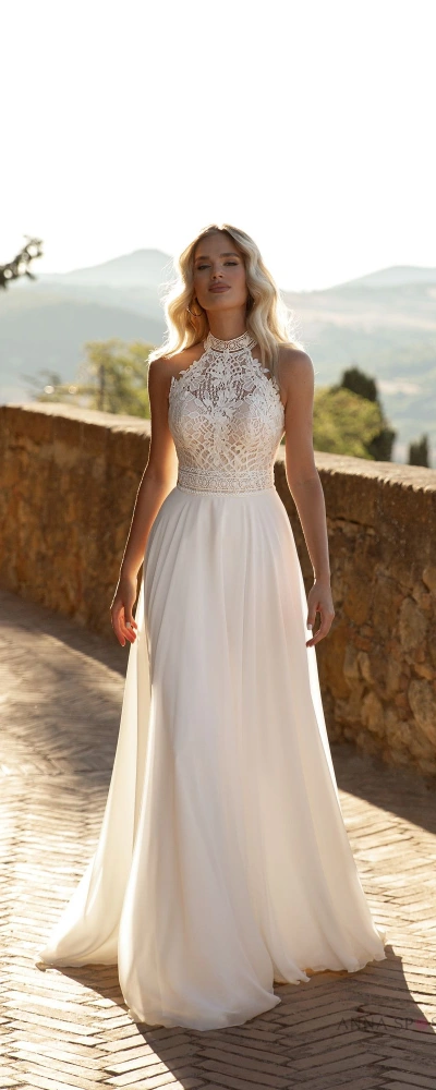 Robe de mariée bohème Agathe col halter en dentelle – jupe fluide mousseline – Monica Mariage Toulouse