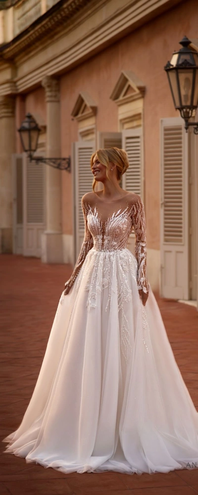 Robe Libida tulle volumineuse broderie cristallisée essayage showroom privé Monica Mariage