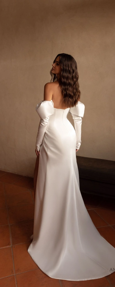 Dos nu élégant robe sirène satin avec traîne - essayage robe de mariée Toulouse