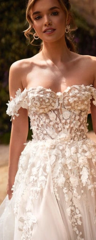 Robe de mariée princesse Mia avec corset en dentelle 3D - Monica Mariage Toulouse