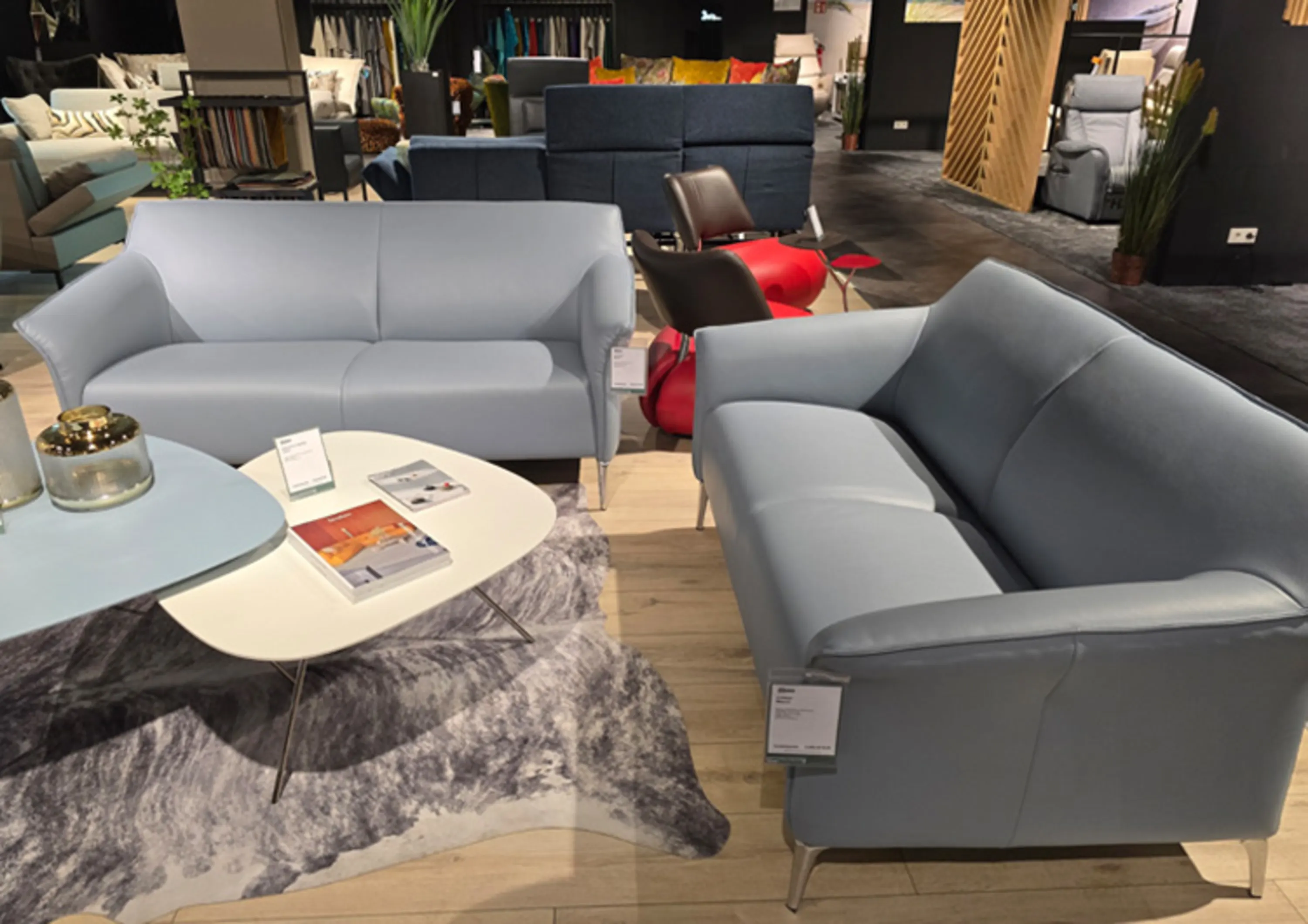 2-sitzer und 2,5-Sitzer in hell blau