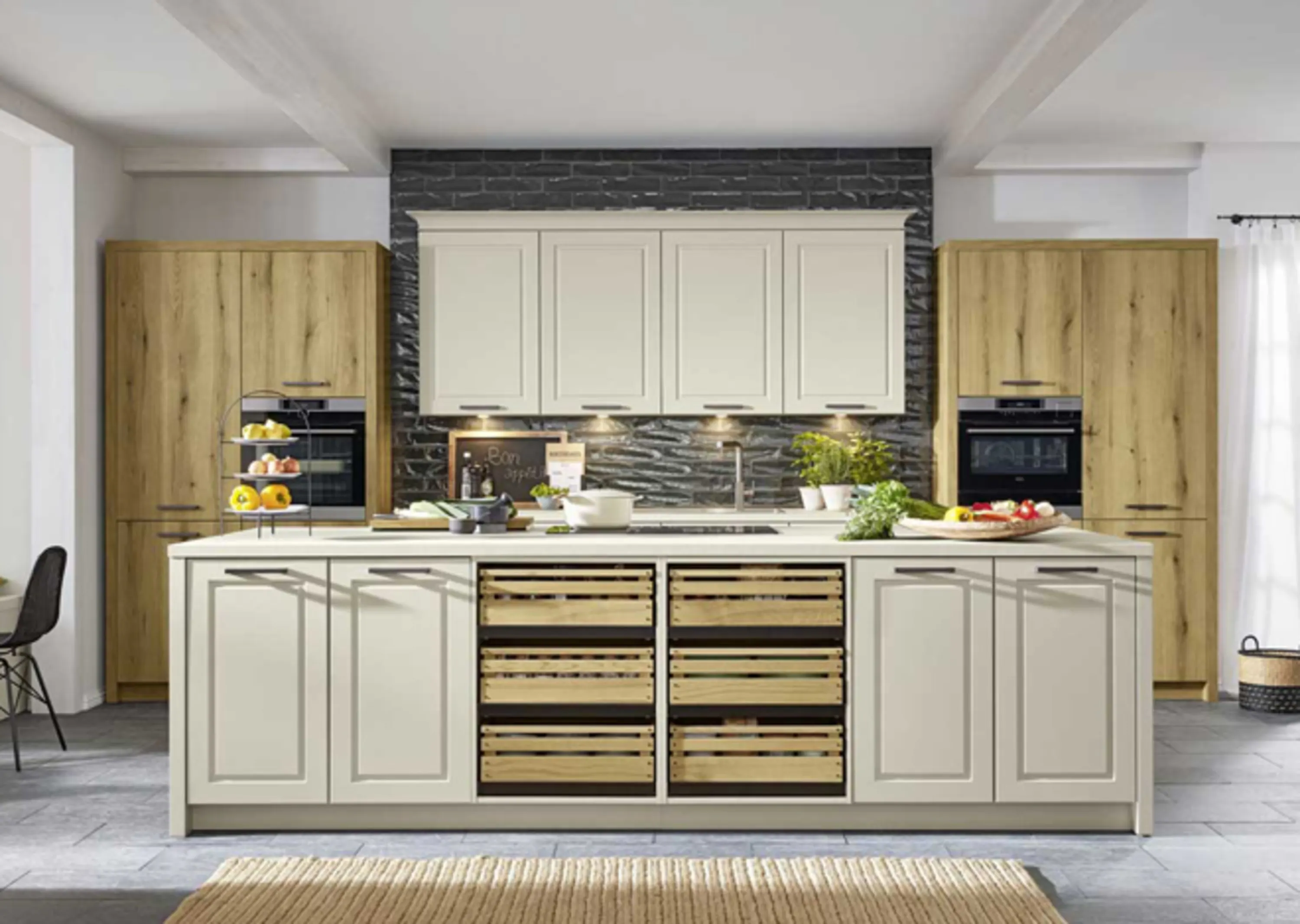 Küche mit einer großen Insel und einer großen Insel