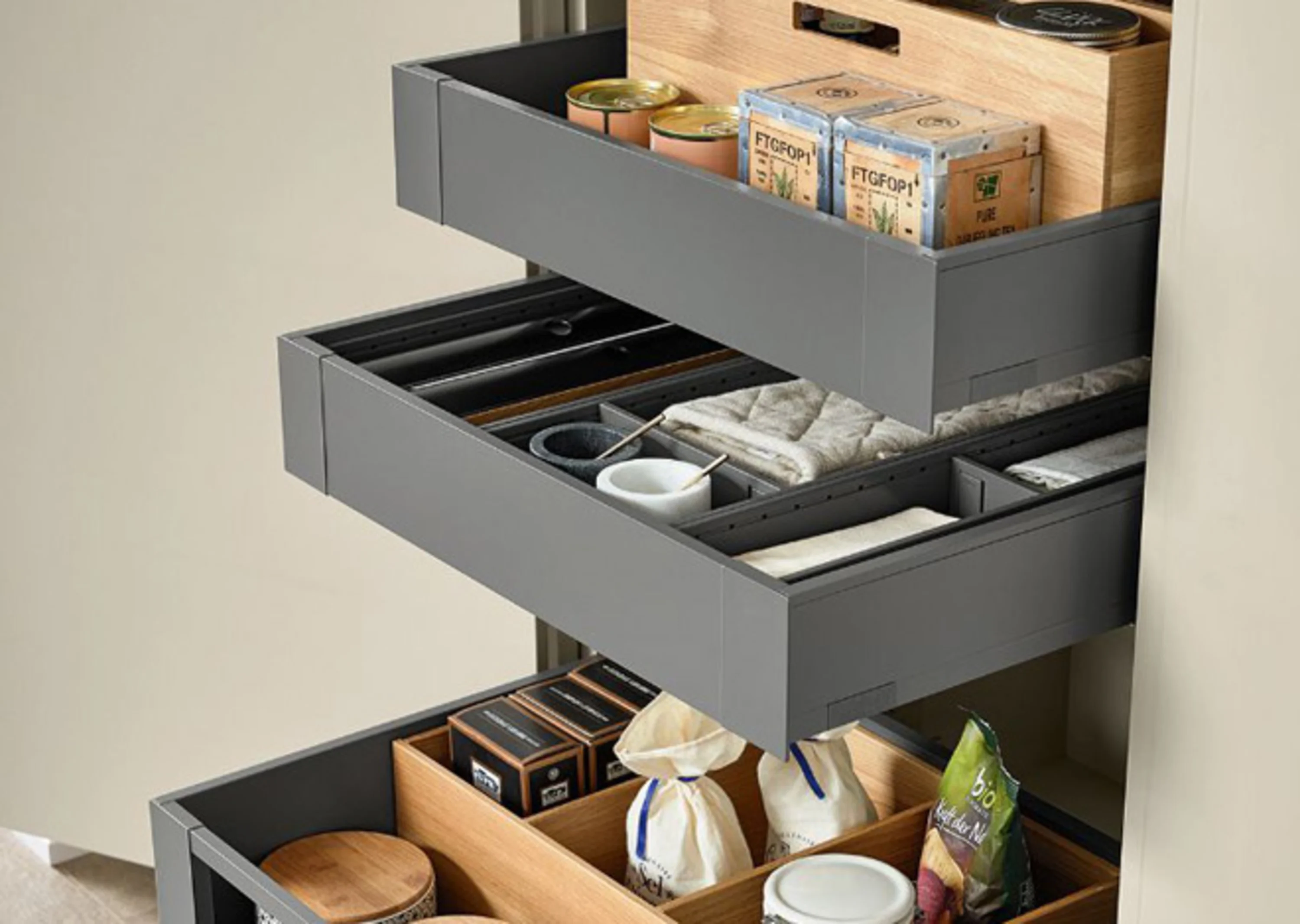 Küchenschublade mit Schubladen und Waschbecken