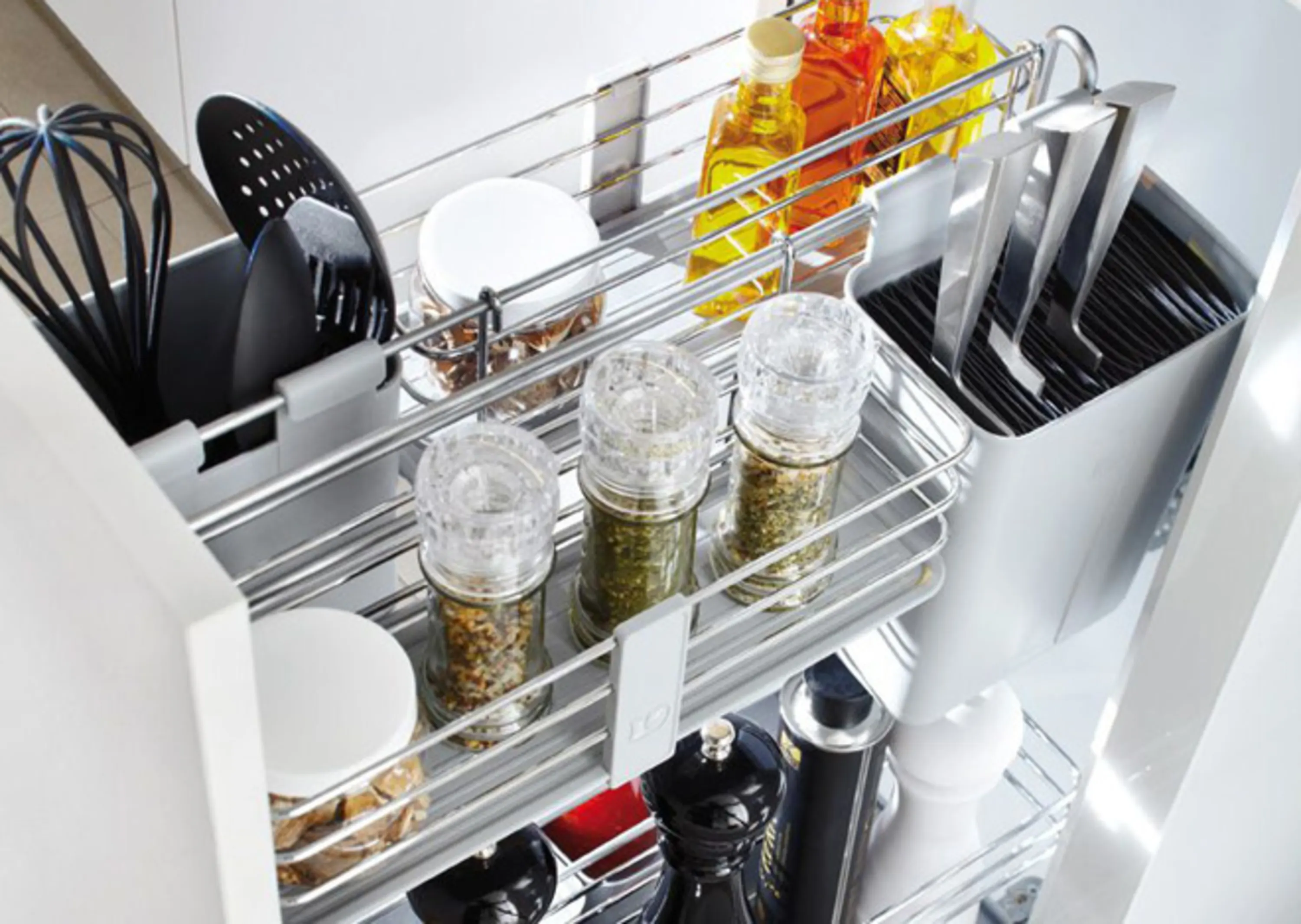 Küchenschrank mit Schublade und Schublade