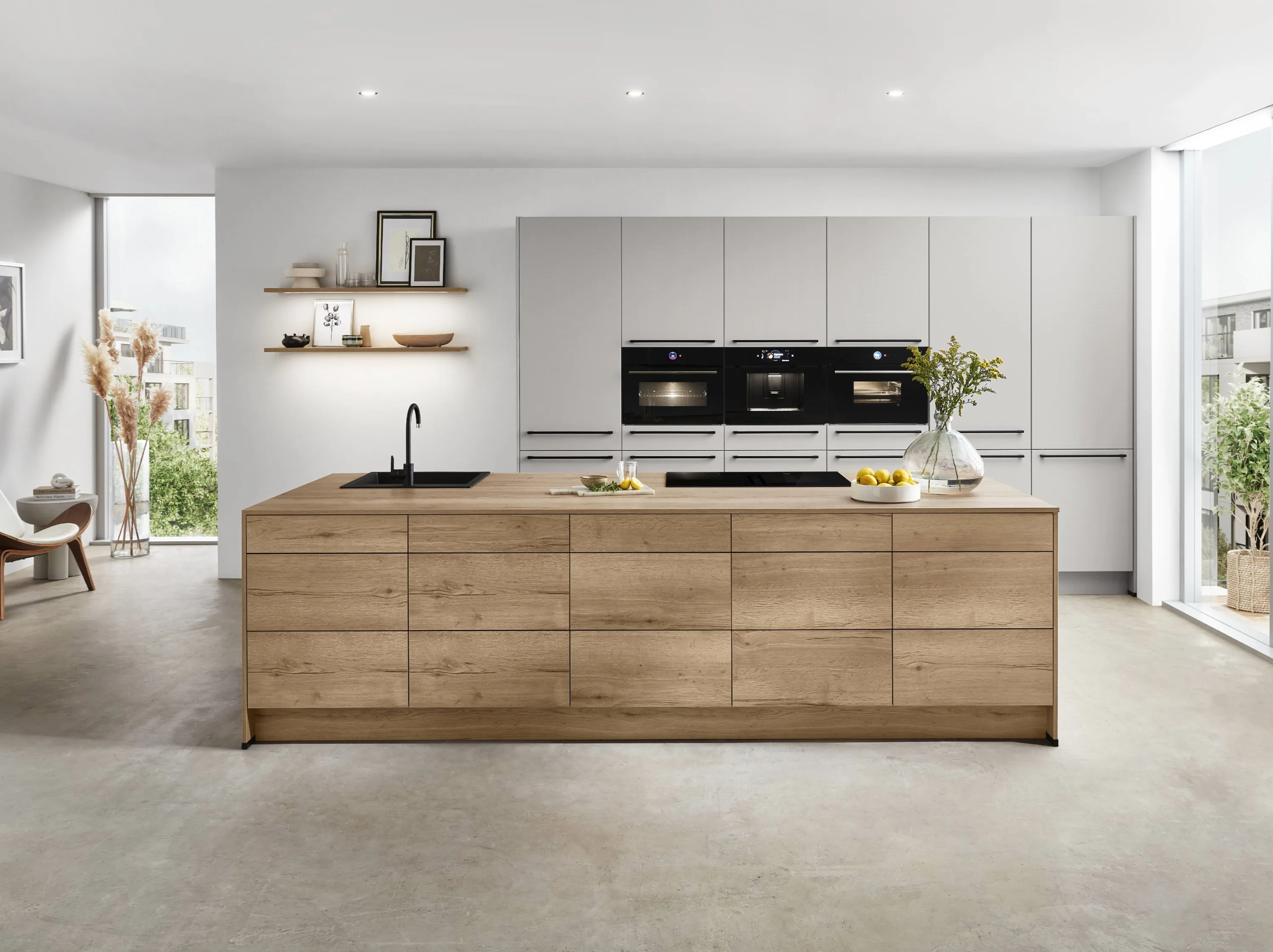 Küche mit einer großen Insel und einer großen Insel