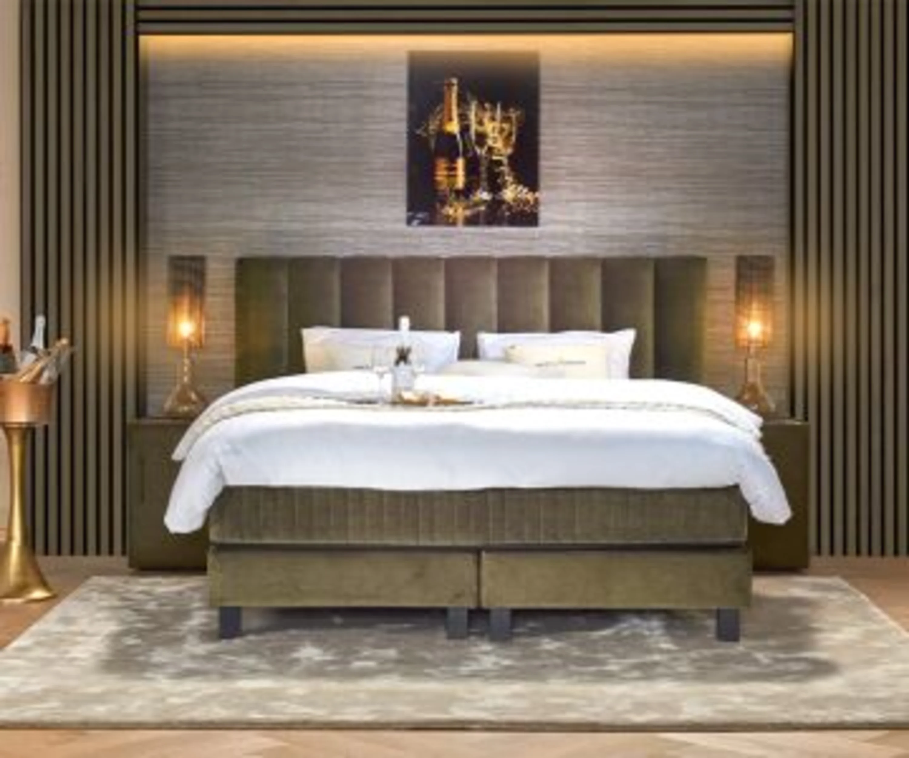 Schlafzimmer mit einem Bett und einem Stuhl