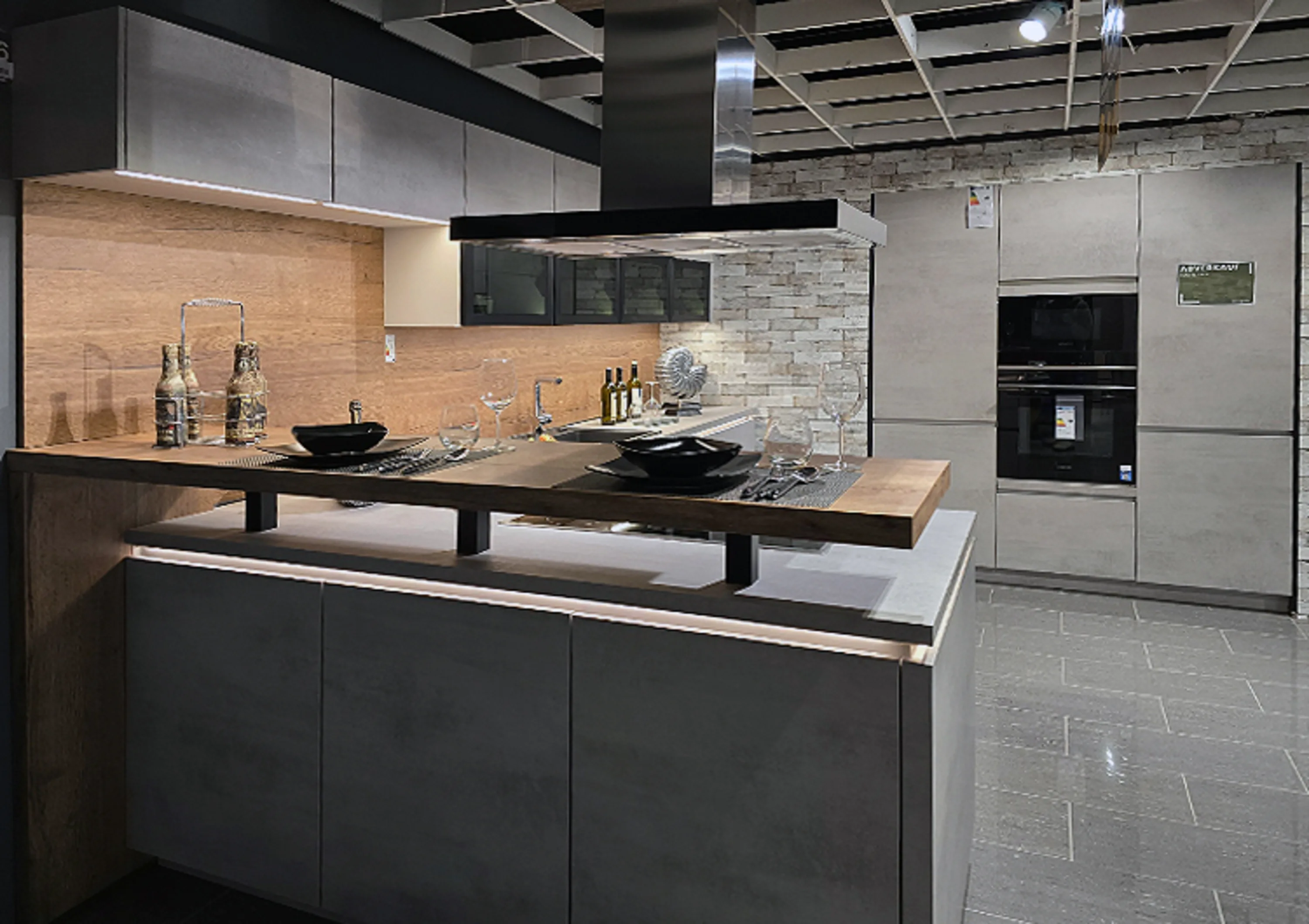 Küche mit Waschbecken und Herd