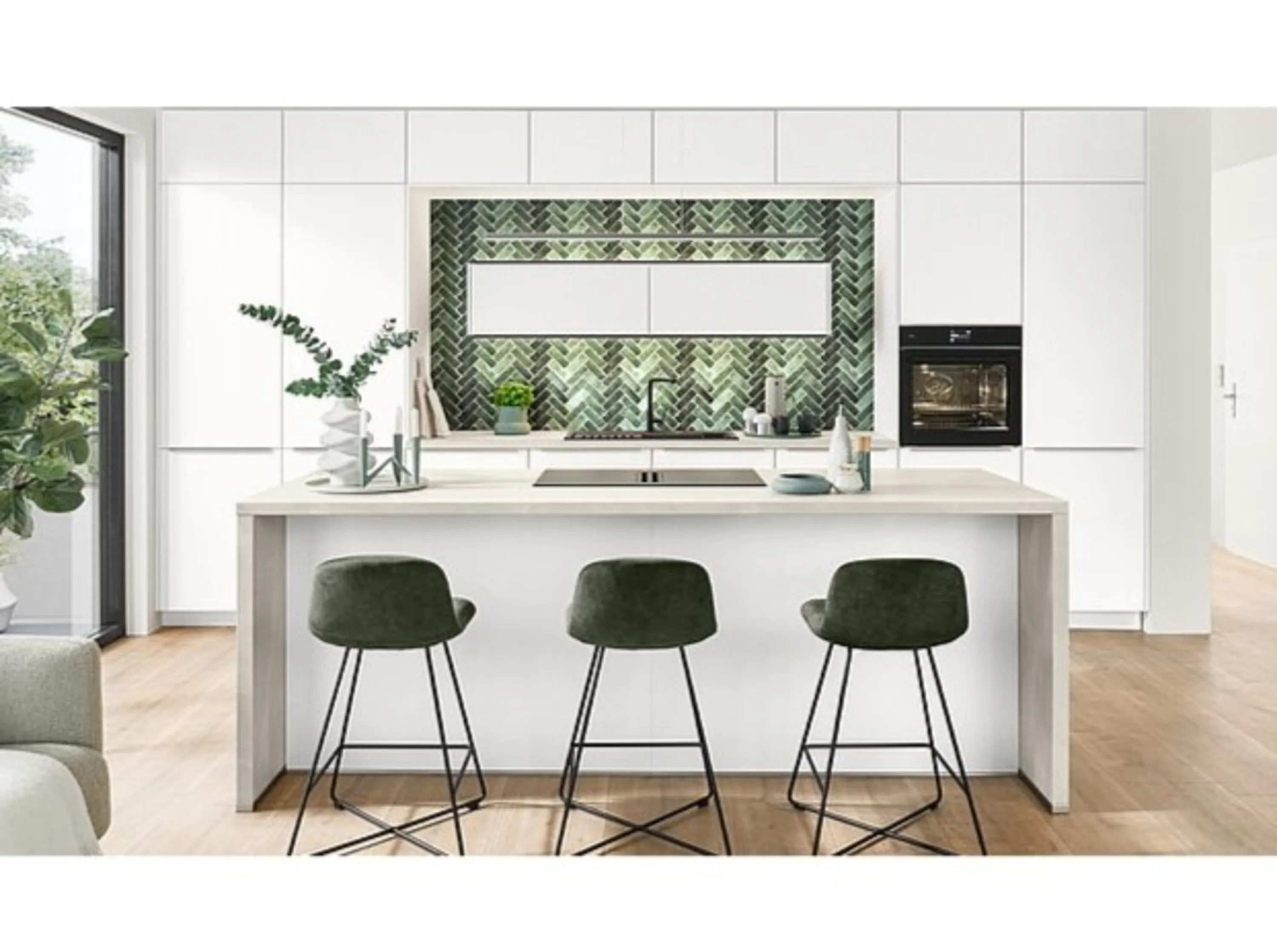 Küche mit einer weißen Insel und grünen Stühlen