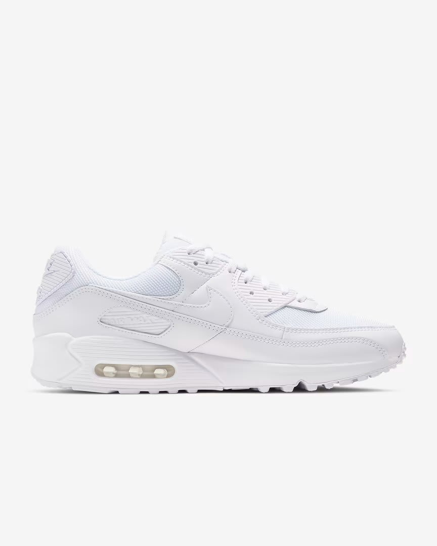 Nike Air Max 90: L'Icona che Rifiuta di Invecchiare o una Gloriosa Reliquia?
