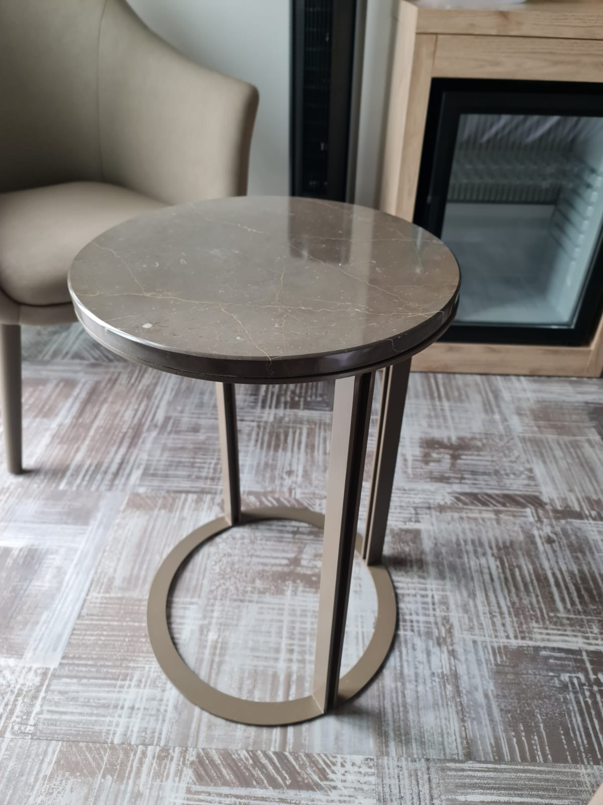 Image #7 of Table d'Appoint