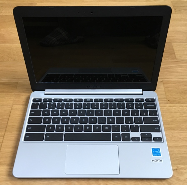 Chromebookを開けたところ Chromebookを開けたところ