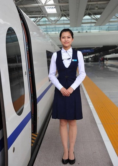 中国車内販売のお姉さん3