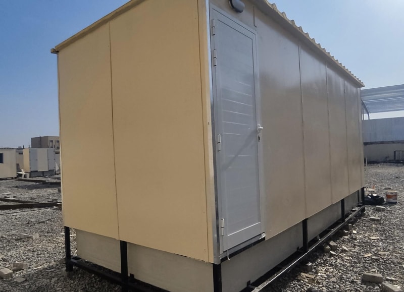 Custom made Portable Six Cabin Toilet with waste and water tanks