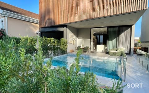 Piscina privativa Casa Decorada no Condomínio Villa Rica