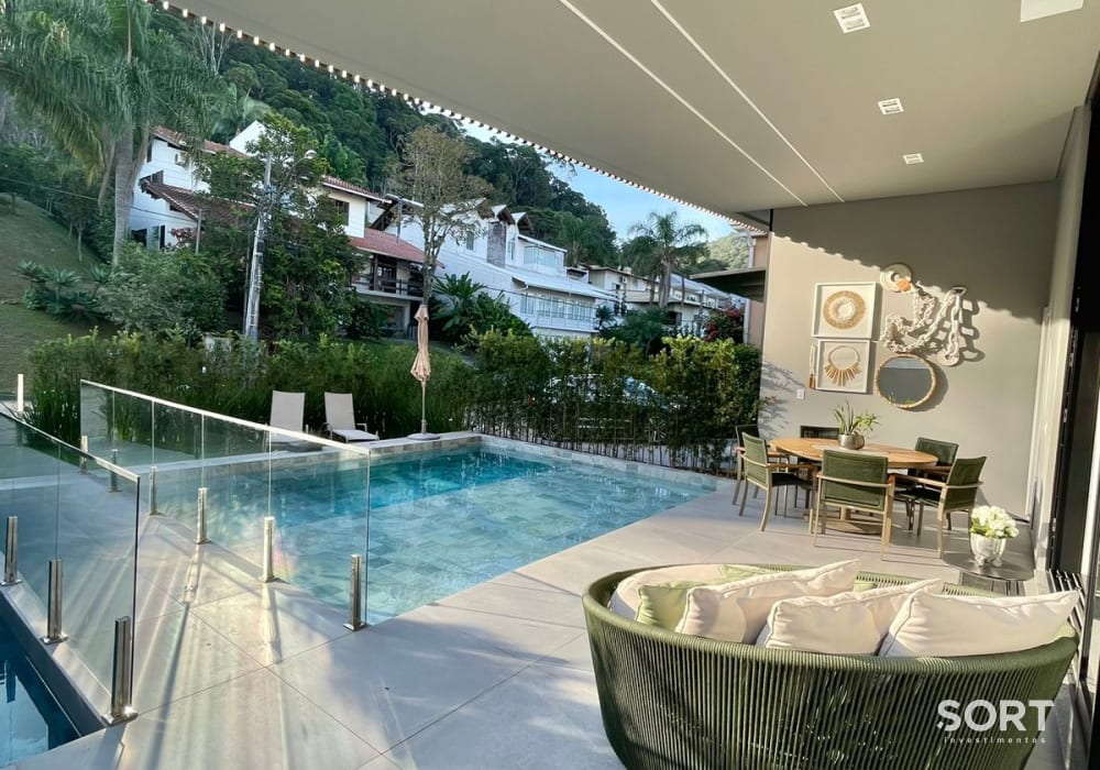 Casa Decorada no Condomínio Villa Rica