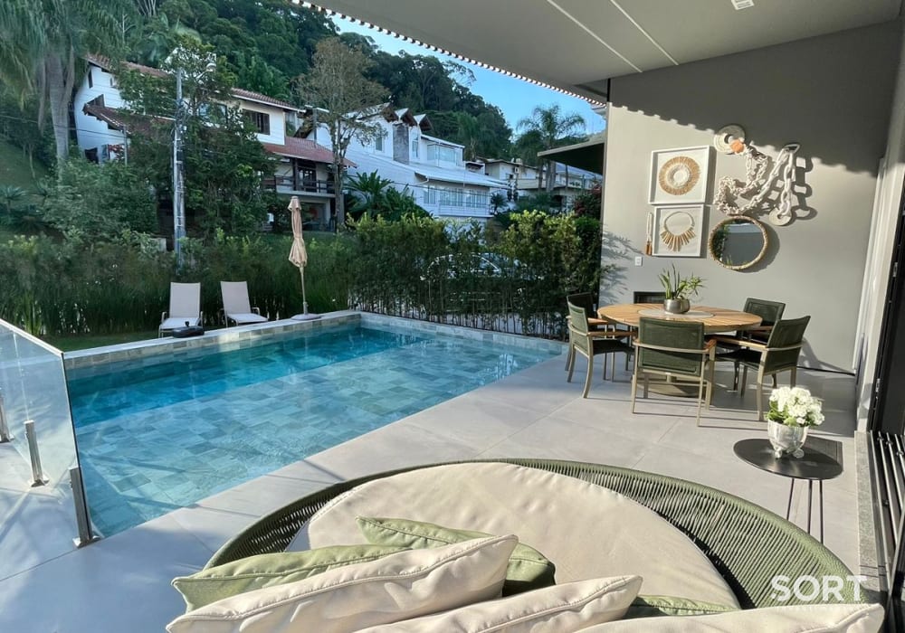 Casa Decorada no Condomínio Villa Rica