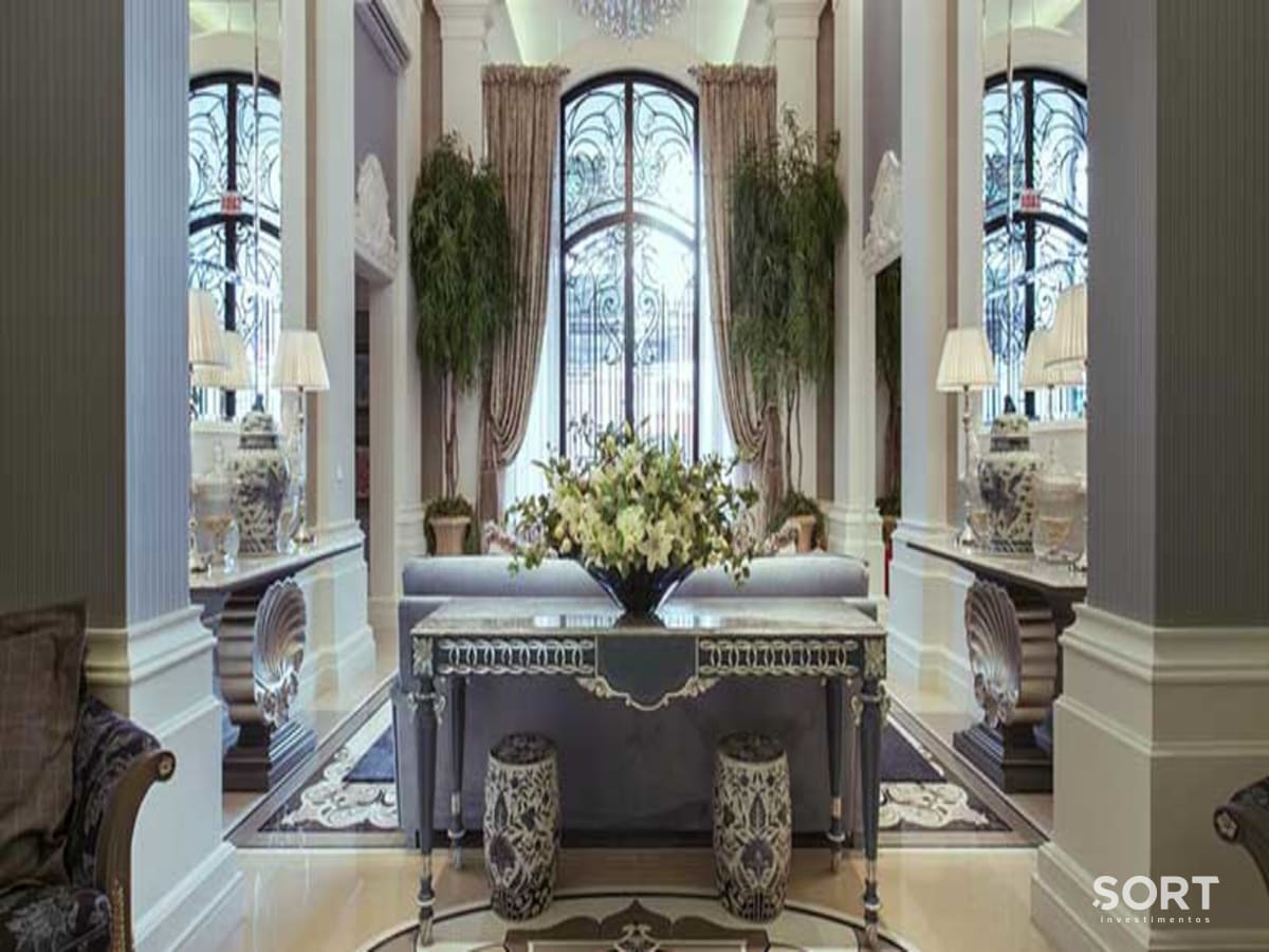Acqualina Residence