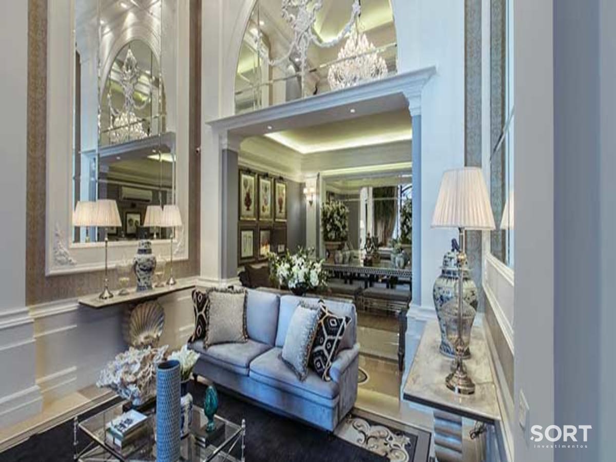 Acqualina Residence