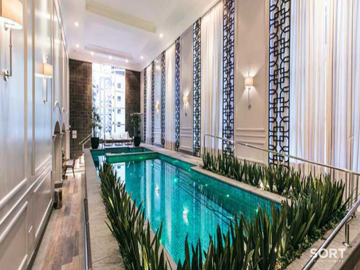 Acqualina Residence