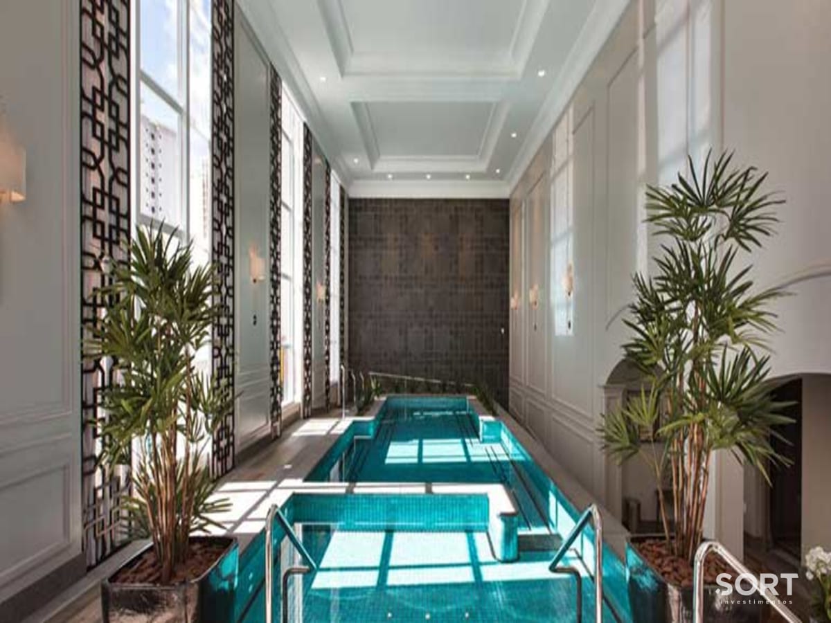 Acqualina Residence