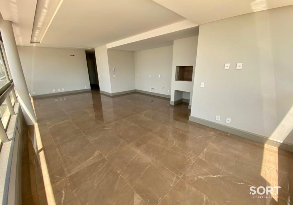 Apartamento Quadra mar no Edifício Brava Village