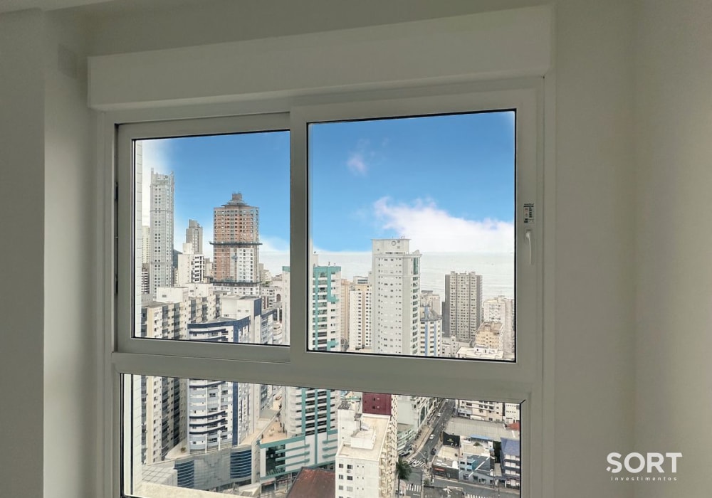 Apartamento com Vista Mar no Edifício Residencial Camboas
