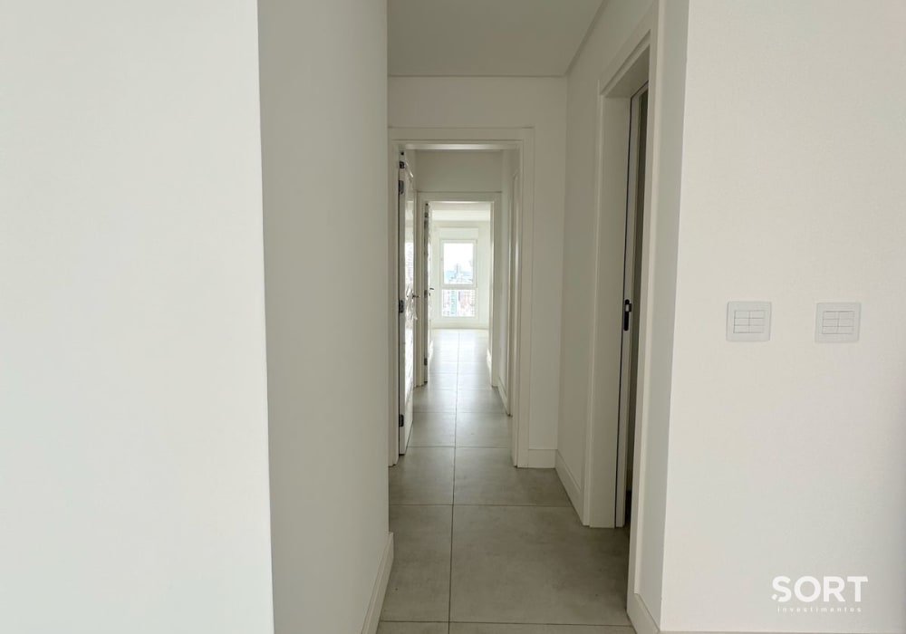 Apartamento com Vista Mar no Edifício Residencial Camboas