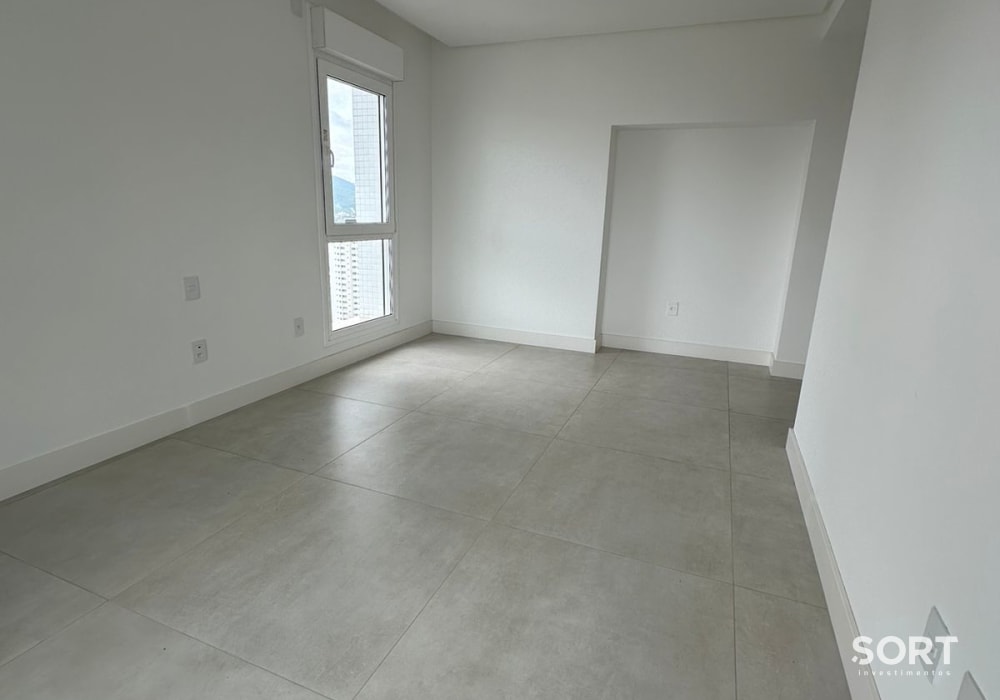 Apartamento com Vista Mar no Edifício Residencial Camboas