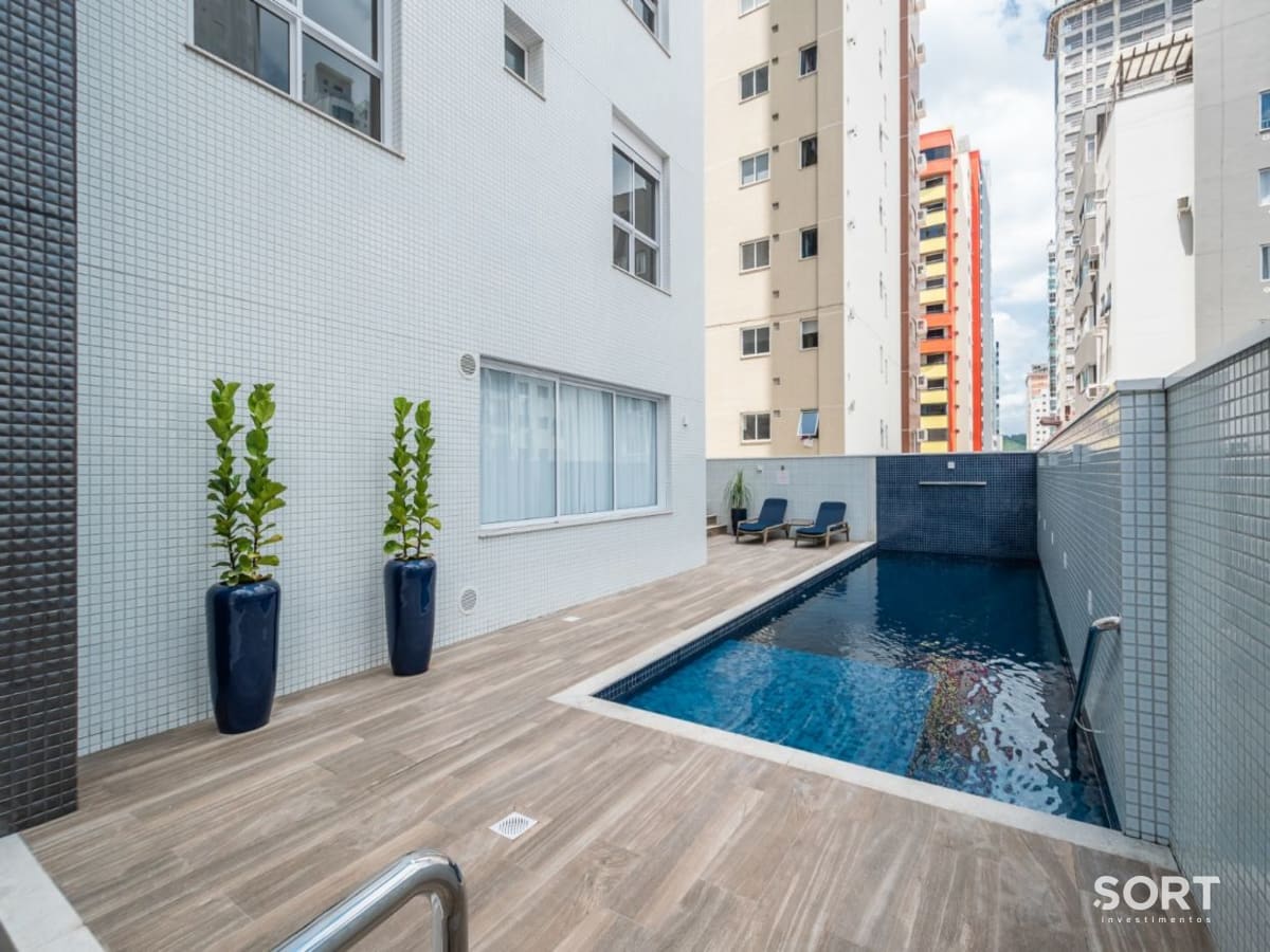 Piscina Residencial Brecia Balneário Camboriú