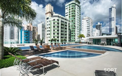 Piscina Torre de Lyon Barra Norte Balneário Camboriú