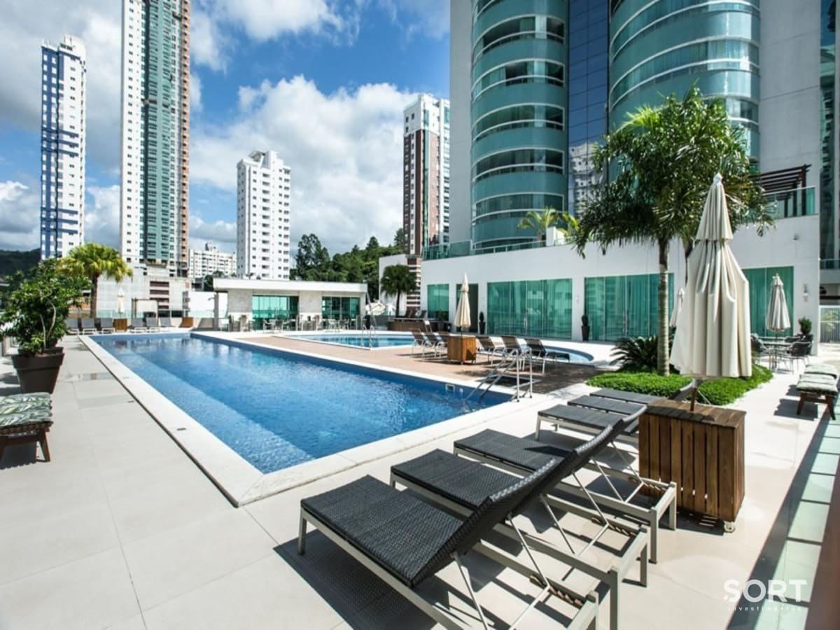 Piscina Torre de Lyon Barra Norte Balneário Camboriú