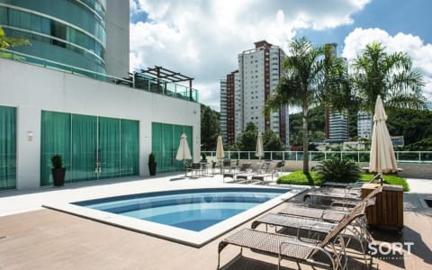Piscina Torre de Lyon Barra Norte Balneário Camboriú