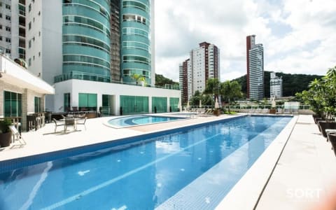 Piscina Torre de Lyon Barra Norte Balneário Camboriú