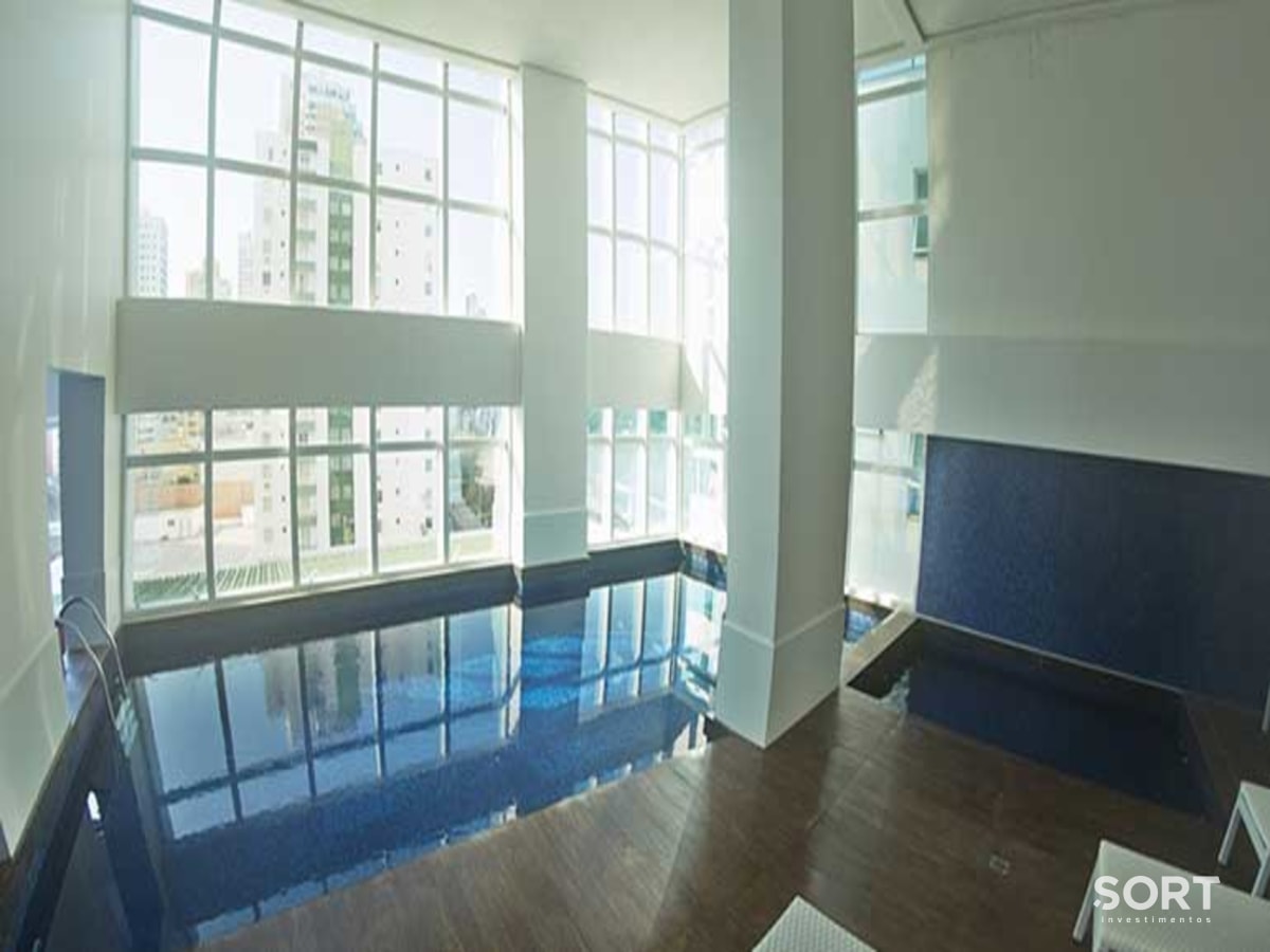 Piscina Edifício Saveiro Frente mar Balneário Camboriú