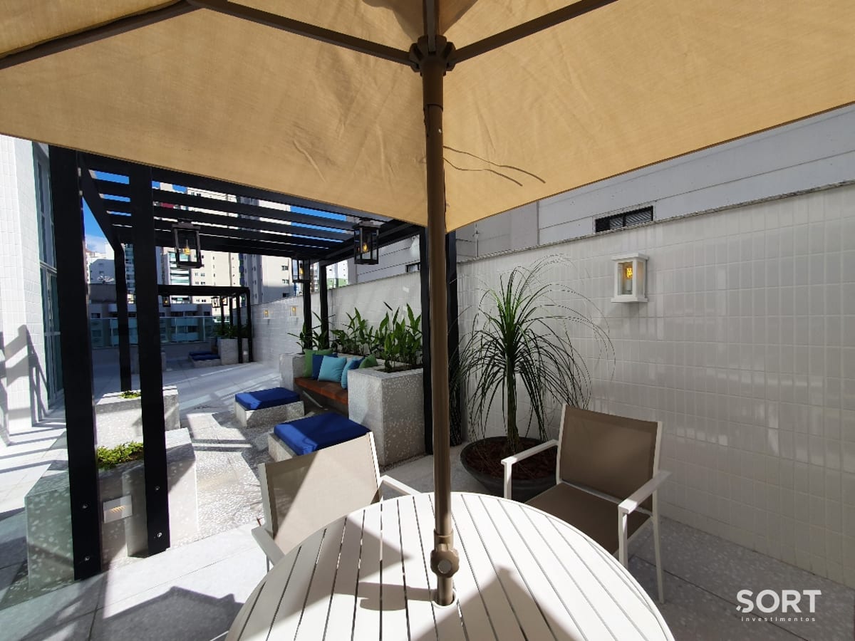 Area Piscina Golden Bay Residence Balneário Camboriú