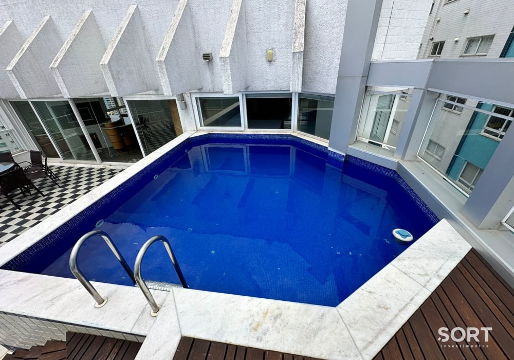 Piscina Privativa Cobertura Duplex Frente Mar no Edifício Theiss Heim