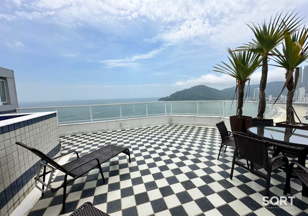 Cobertura Duplex Frente Mar no Edifício Theiss Heim