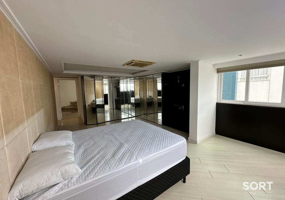 Suíte Master Cobertura Duplex Frente Mar no Edifício Theiss Heim