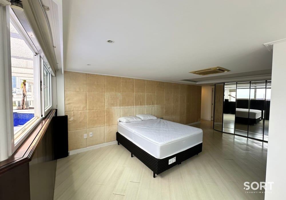 Suíte Cobertura Duplex Frente Mar no Edifício Theiss Heim